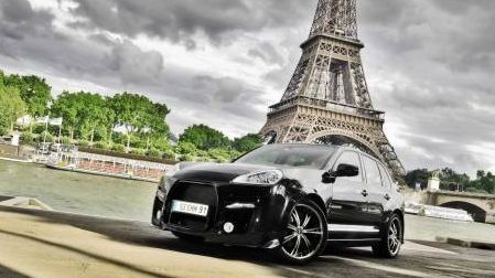 Как взять машину с водителем в аренду в Париже?