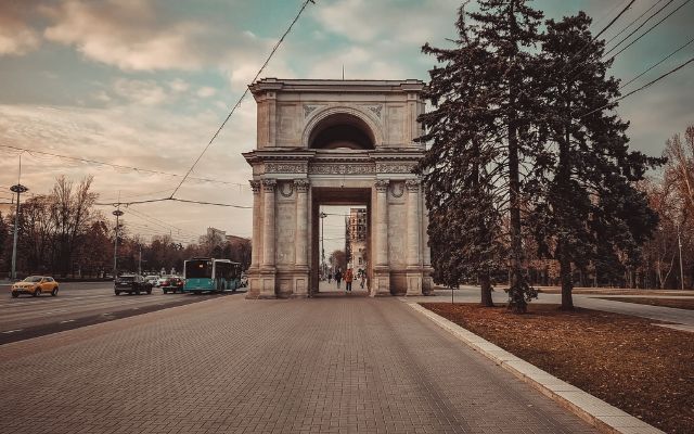 Transfer Kiev to Chisinau: Private Car Service from Ukraine to Moldova