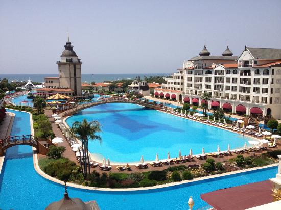 Грандиозный отель-дворец на берегу Средиземного моря