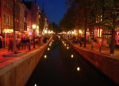 Район красных фонарей в Амстердаме на это стоит посмотреть