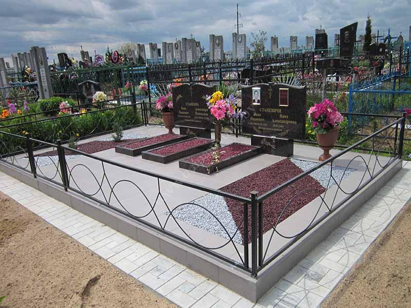 Обустройство могилы на кладбище фото с искусственным газоном