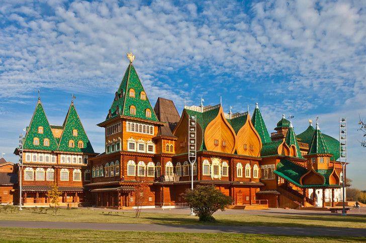 Старинная резиденция русских царей Коломенское - музей под открытым небом